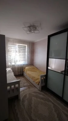 Терміново продам 2 км кварт Південна кільцева ( низ)!