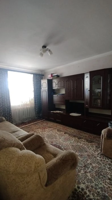 Терміново продам 2 км кварт Південна кільцева ( низ)!