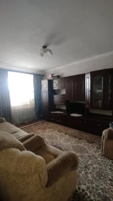 Терміново продам 2 км кварт Південна кільцева ( низ)!