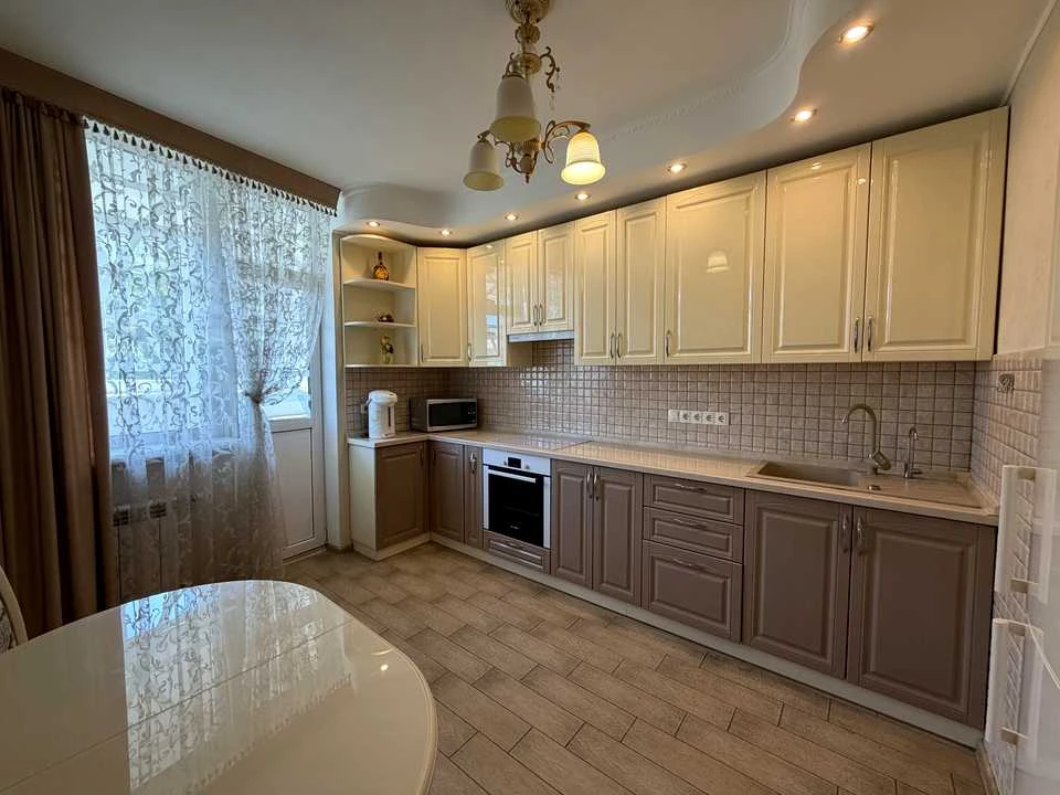 Квартира. Київ, Авіаконструктора Ігоря Сікорського вул. (Тан