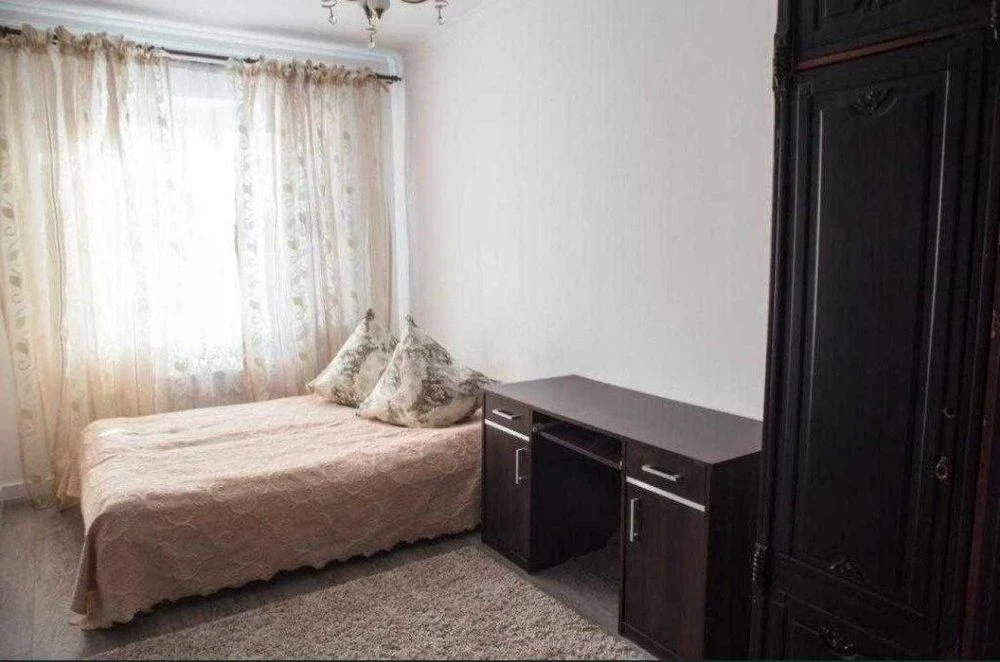 Продається 3-х кімнатна квартира, вулиця Городоцька (Скісна)