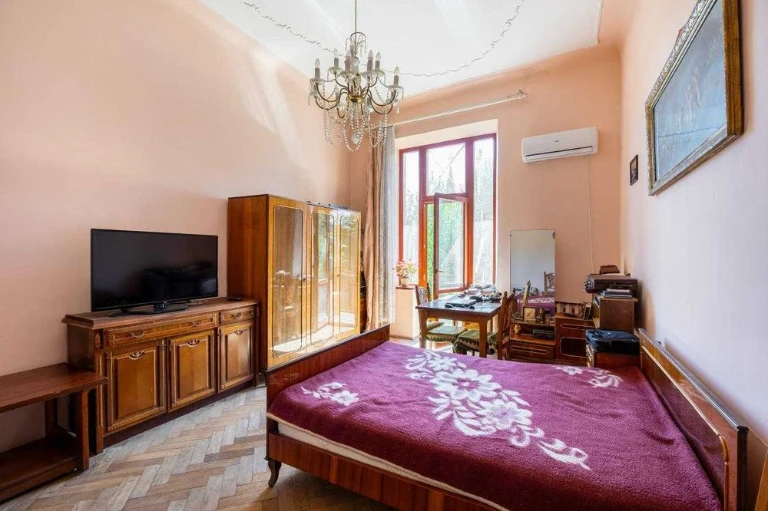Продаж, 2 кімнатна квартира, вул. Єфремова