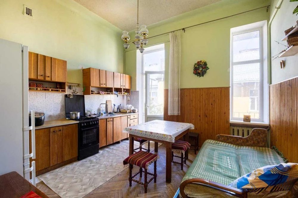 Продаж, 2 кімнатна квартира, вул. Єфремова