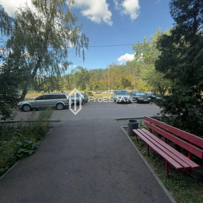 Без% 2-кімнатна квартира на Лісовому масиві — вул. Космонавт