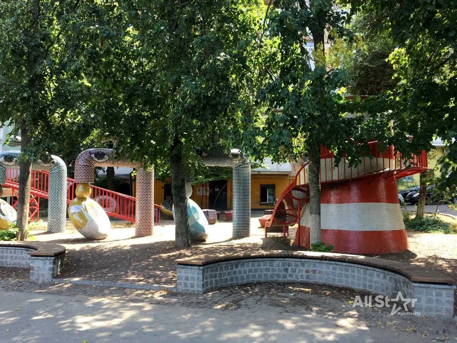Продаж 3к квартири в Києві, Шевченківський р-н, вул. Велика