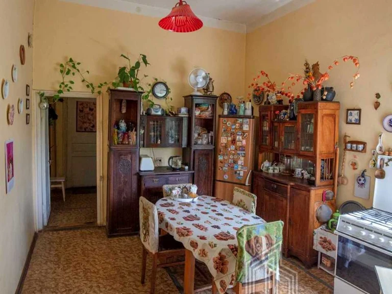 Квартира. Київ, Рейтарська вул.