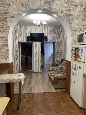 Продам 2 этажный дом, район 8 марта, улица Галины Петровой