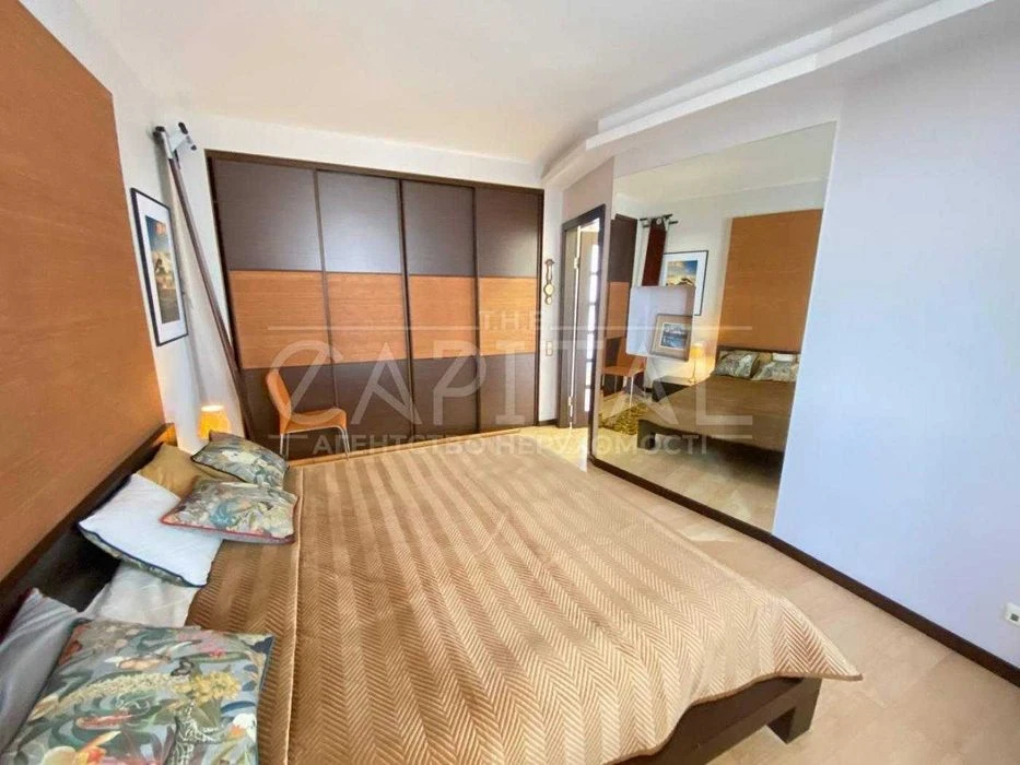 Продаж квартири 110 кв м/ вул. Амосова 2/ будинок з генерато