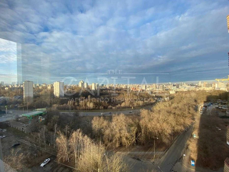 Продаж квартири 110 кв м/ вул. Амосова 2/ будинок з генерато