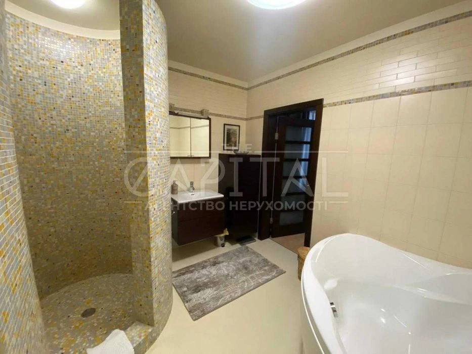 Продаж квартири 110 кв м/ вул. Амосова 2/ будинок з генерато
