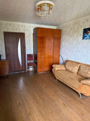 Продам 3 ком.квартиру Королева 45 тыс.у.е