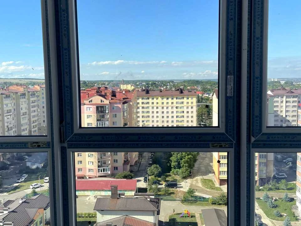 Квартира. Івано-Франківськ, Хіміків вул., (Будинок 4)