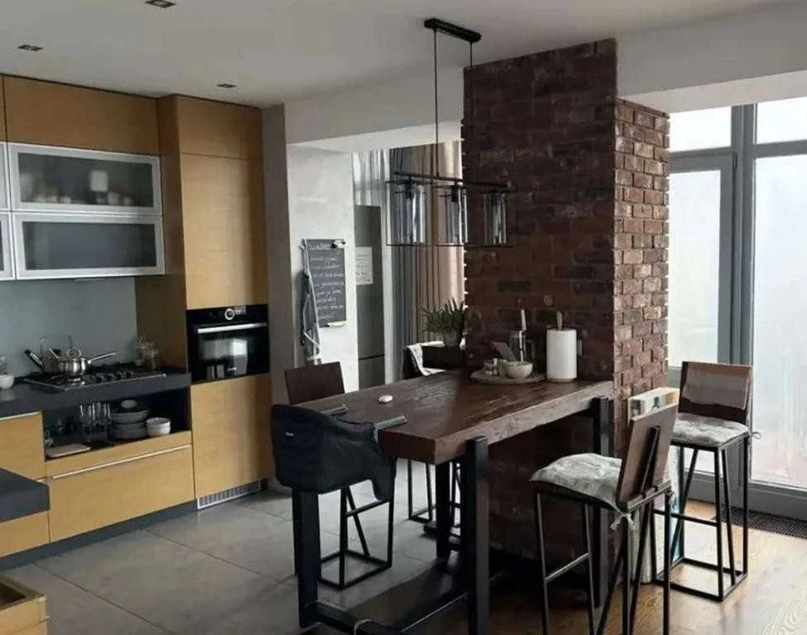 Продам 2-комнатную квартиру 92, 9 м² на ул. Архитектора Олег