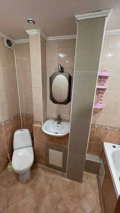 2к квартира з ремонтом та і/о по вул. Симоненка