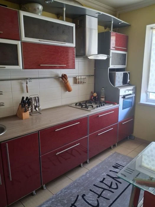 Продам 3 кімнатну квартиру на Намиві
