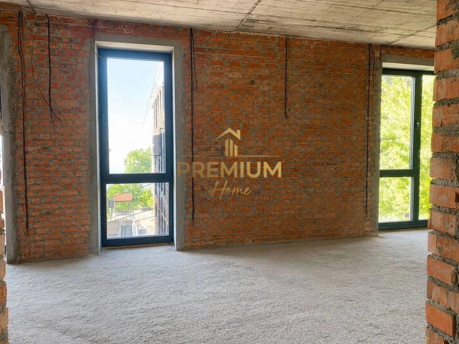 Продаж 3-кімн. квартири на Над Ставом, Центр