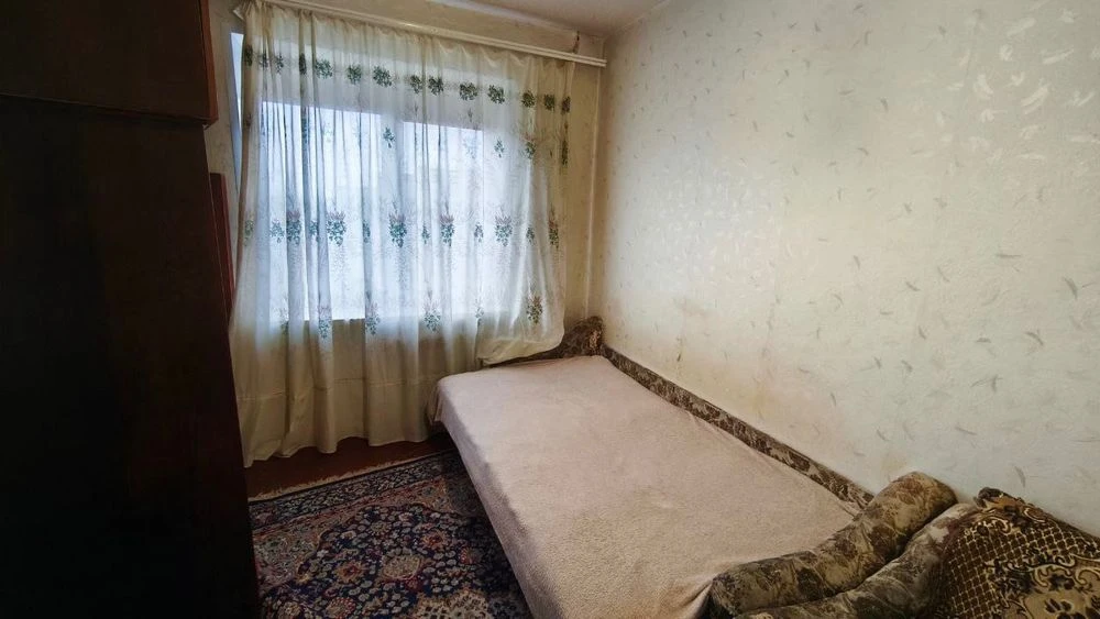 Продам 4-к квартиру Тополь 3