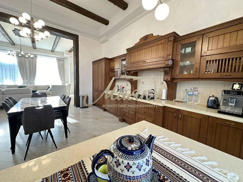 Cool house with new renovation in a quiet location.