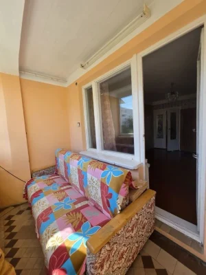 Продається 3х кімнатна, ГОЛОВНА (ТЦ ДЕПОТ), БАЛКОН + ЛОДЖИЯ.