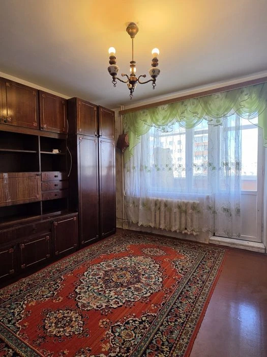 Продається 3х кімнатна, ГОЛОВНА (ТЦ ДЕПОТ), БАЛКОН + ЛОДЖИЯ.