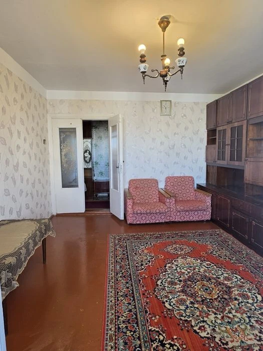 Продається 3х кімнатна, ГОЛОВНА (ТЦ ДЕПОТ), БАЛКОН + ЛОДЖИЯ.