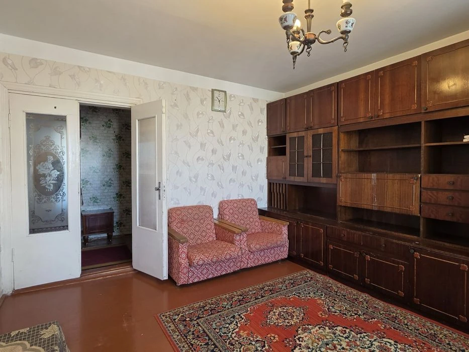 Продається 3х кімнатна, ГОЛОВНА (ТЦ ДЕПОТ), БАЛКОН + ЛОДЖИЯ.