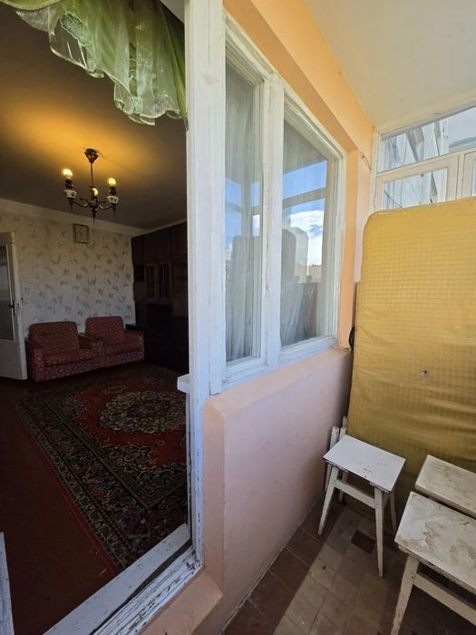 Продається 3х кімнатна, ГОЛОВНА (ТЦ ДЕПОТ), БАЛКОН + ЛОДЖИЯ.