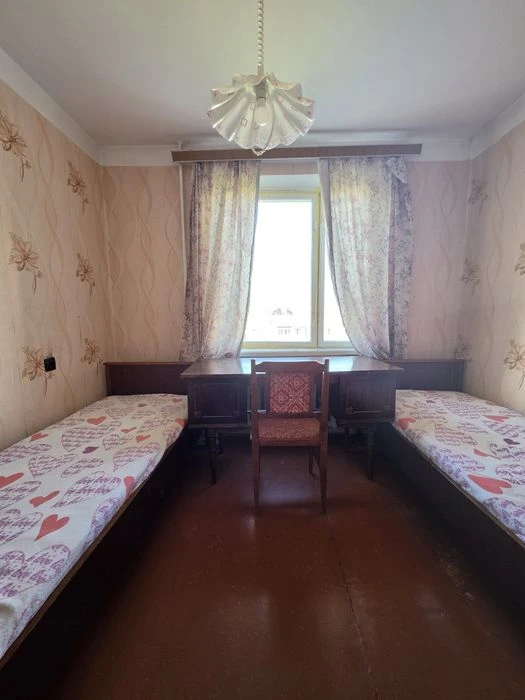 Продається 3х кімнатна, ГОЛОВНА (ТЦ ДЕПОТ), БАЛКОН + ЛОДЖИЯ.