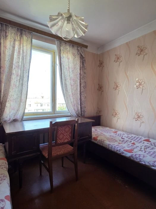 Продається 3х кімнатна, ГОЛОВНА (ТЦ ДЕПОТ), БАЛКОН + ЛОДЖИЯ.