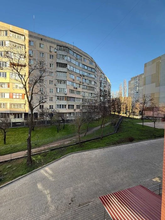 Без комиссии. 2х комнатная квартира на Вильямса, кладовка.