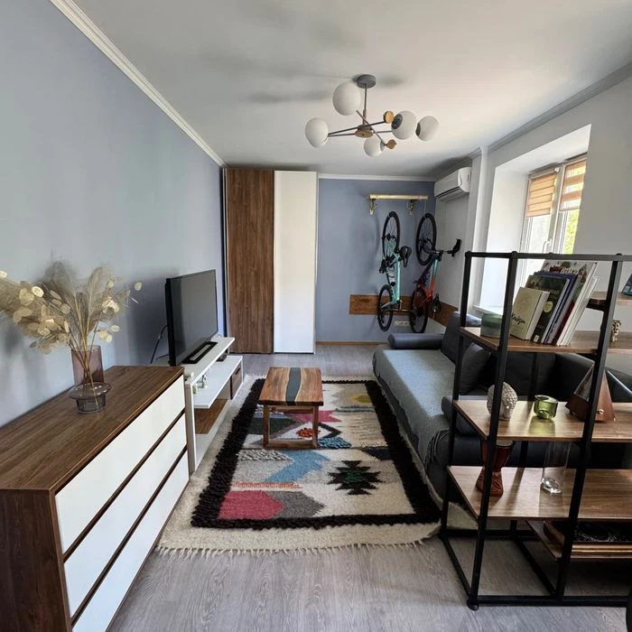 WITHOUT% Podil Tarasa Shevchenko 25 min 2nd floor 3 rooms 63 sq m Kyryliv
