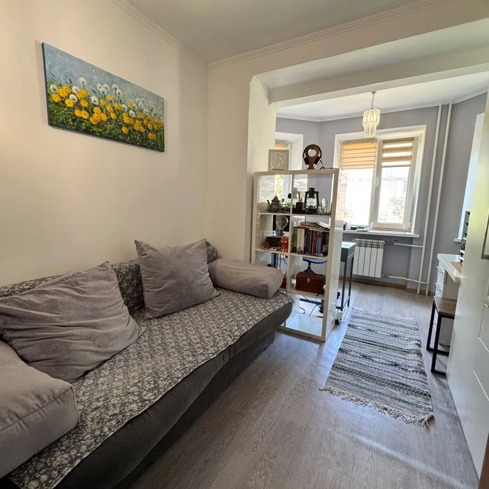WITHOUT% Podil Tarasa Shevchenko 25 min 2nd floor 3 rooms 63 sq m Kyryliv