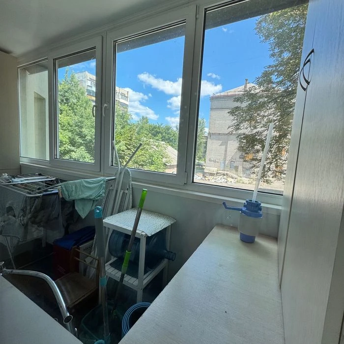 WITHOUT% Podil Tarasa Shevchenko 25 min 2nd floor 3 rooms 63 sq m Kyryliv