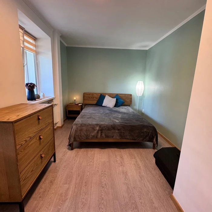WITHOUT% Podil Tarasa Shevchenko 25 min 2nd floor 3 rooms 63 sq m Kyryliv