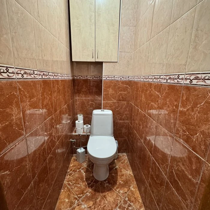 WITHOUT% Podil Tarasa Shevchenko 25 min 2nd floor 3 rooms 63 sq m Kyryliv