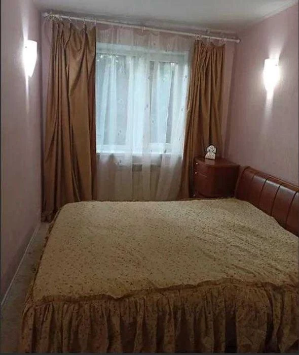 Продам 3-кімнатну квартиру на Нових Будинках