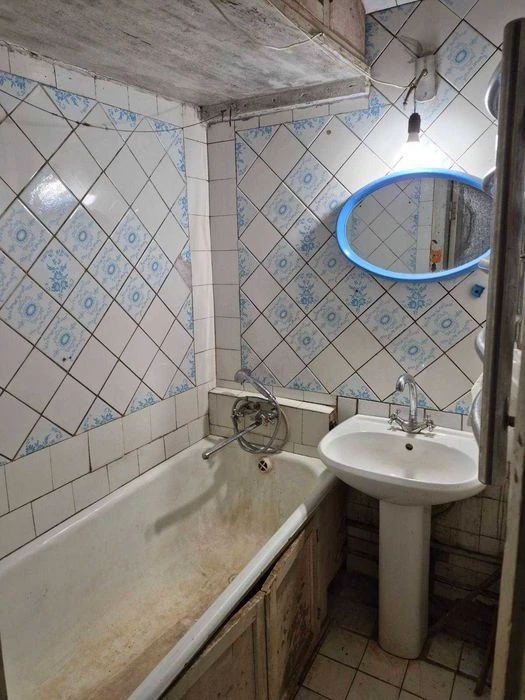 Реальна 2х кімната квартира, у продажі.  Одеська, вулиця Зер
