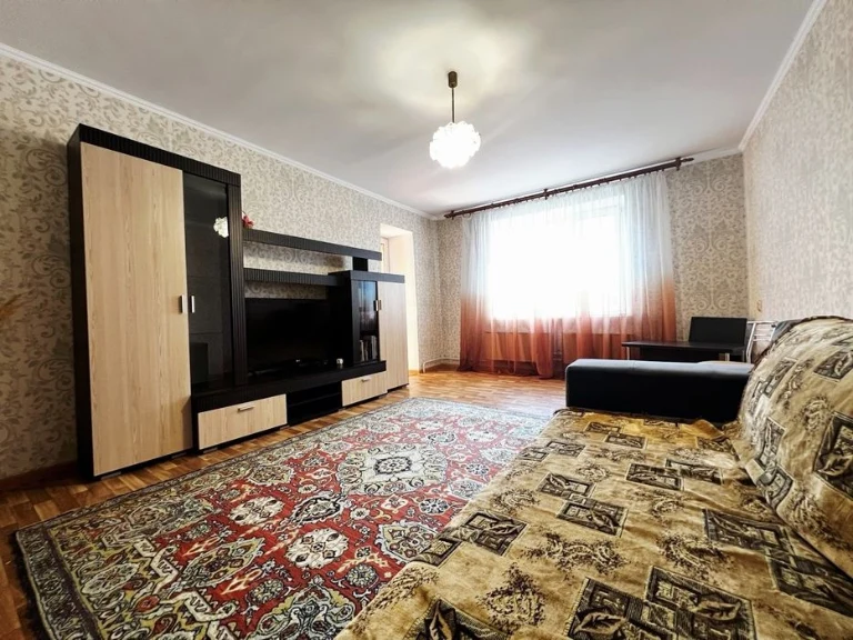 Продаж 4 кімн квартири по вул 1 Танкової Бригади 27. Меблі.