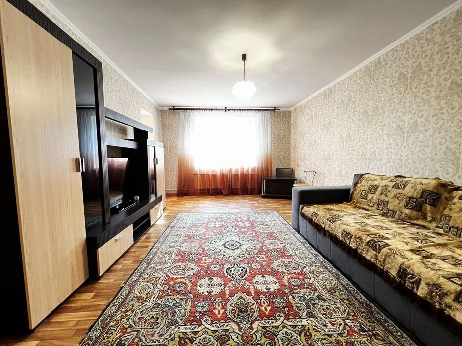 Продаж 4 кімн квартири по вул 1 Танкової Бригади 27. Меблі.