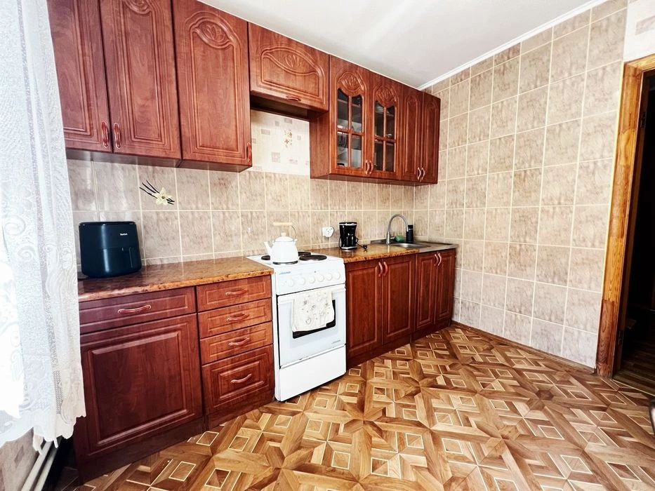 Продаж 4 кімн квартири по вул 1 Танкової Бригади 27. Меблі.