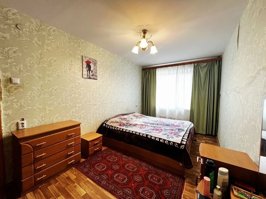 Продаж 4 кімн квартири по вул 1 Танкової Бригади 27. Меблі.