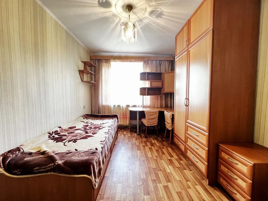 Продаж 4 кімн квартири по вул 1 Танкової Бригади 27. Меблі.