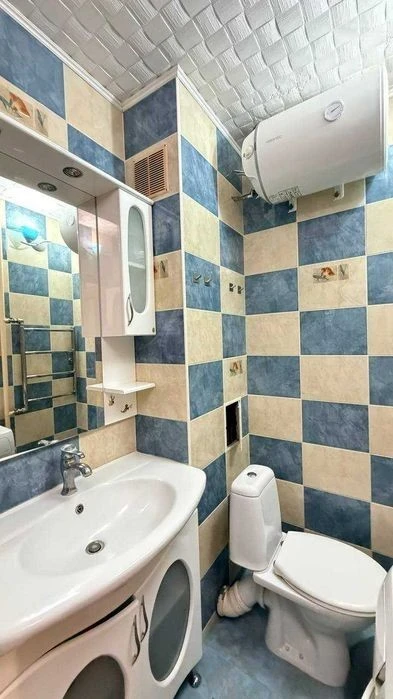 Оренда двокімнатної квартири, вул. Героїв Дніпра, 1 метро «М