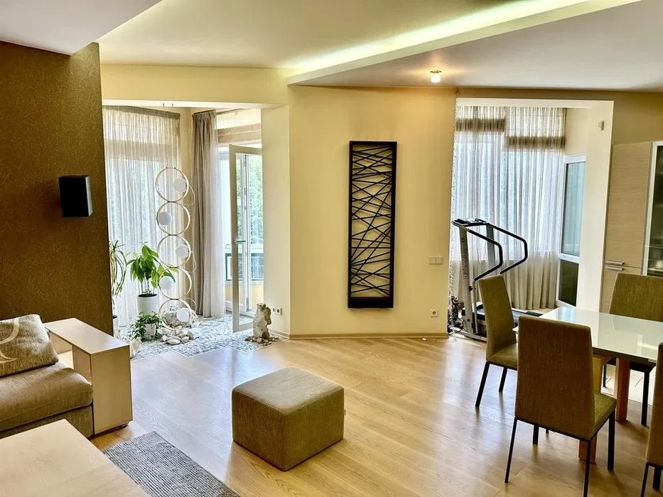 Продаж 4 кімн.квартира 154 м² 3/6ц вул.Леся Курбаса 350000$