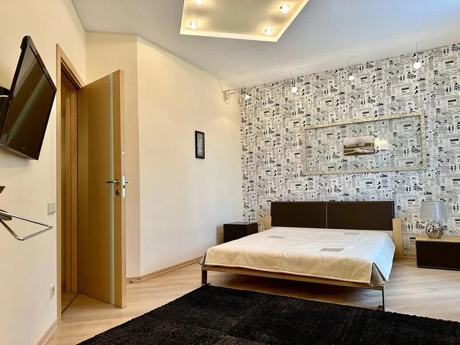 Продаж 4 кімн.квартира 154 м² 3/6ц вул.Леся Курбаса 350000$