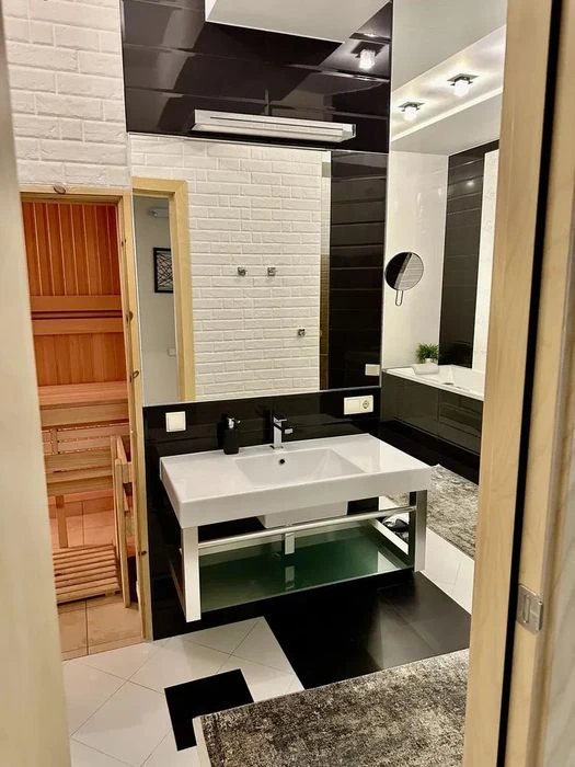 Продаж 4 кімн.квартира 154 м² 3/6ц вул.Леся Курбаса 350000$