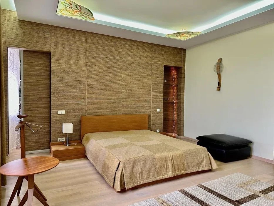 Продаж 4 кімн.квартира 154 м² 3/6ц вул.Леся Курбаса 350000$