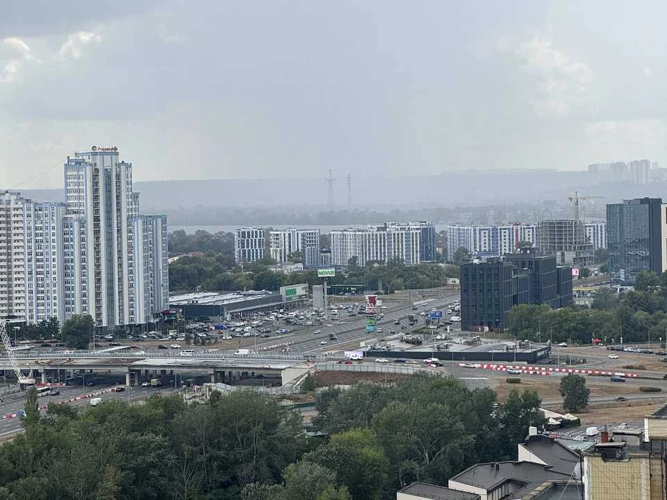 Квартира. Київ, Срібнокільська вул.
