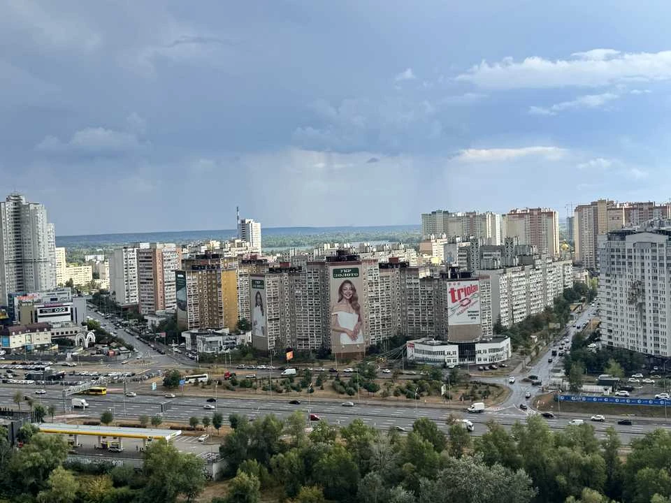 Квартира. Київ, Срібнокільська вул.