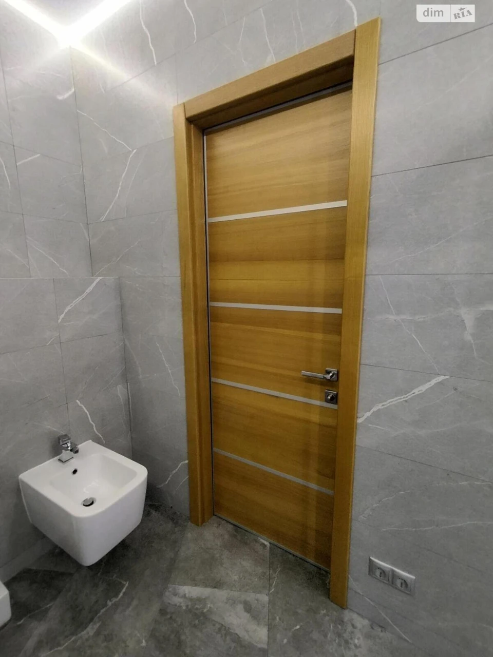 Продаж Квартира Дніпровський